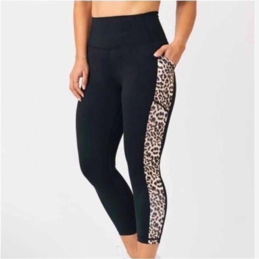EUC WOMENS 6-8 ZYIA ACTIVE CROP CAPRI LEGGINGS